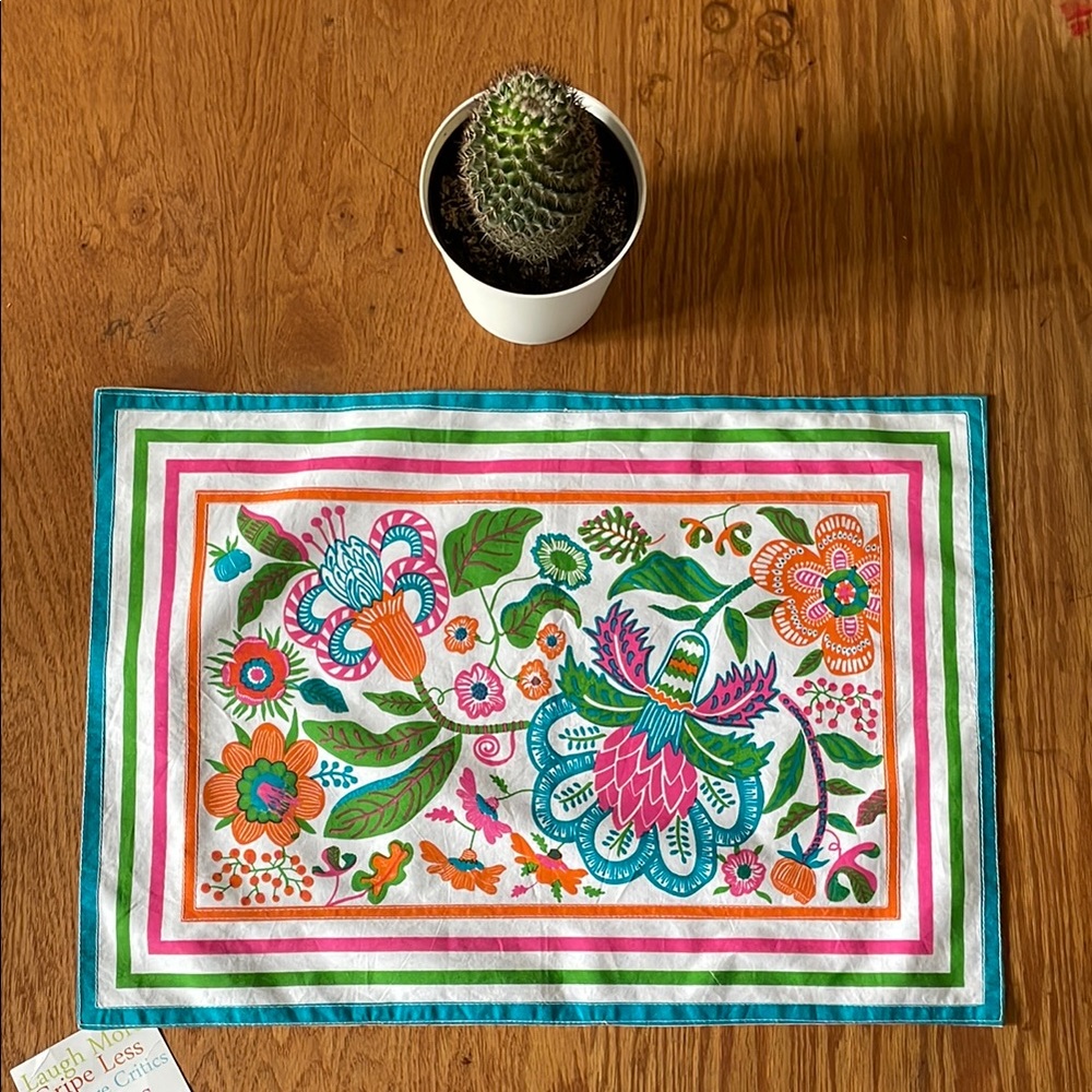 Gretchen Scott TM. Floral Placemat. Only ONE.